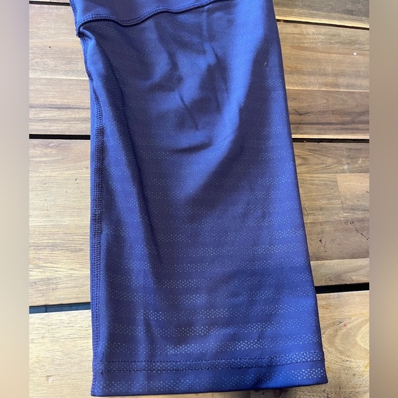 Woman’s XL Shape capri length workout pants - Picture 5 of 6